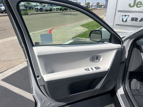 Used 2024 Hyundai Ioniq 5 SE RWD image 30