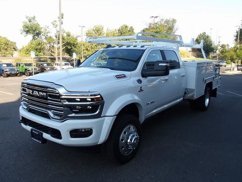 New 2025 RAM 5500 Tradesman w/ Laramie Trim Package image 4