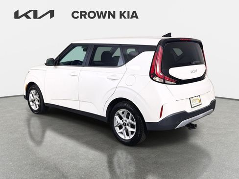 Certified 2023 Kia Soul LX w/ LX Technology Package FWD image 7