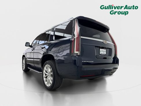 Used 2019 Cadillac Escalade Luxury AWD/4WD image 5