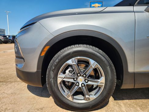 Certified 2025 Chevrolet Blazer LT AWD/4WD image 9