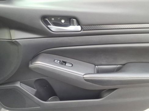 Used 2024 Nissan Altima 2.5 SV image 20