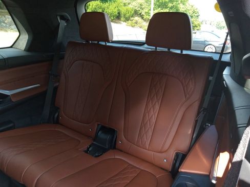 Used 2024 BMW X7 M60i w/ Climate Comfort Package AWD/4WD image 26