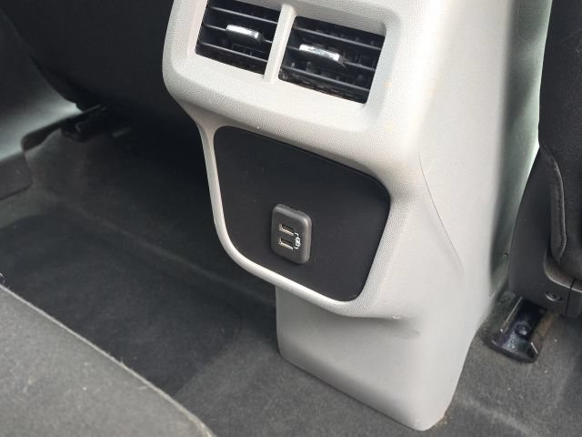 Used 2022 GMC Terrain SLE w/ Driver Convenience Package FWD image 19