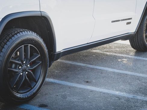 Used 2017 Jeep Grand Cherokee Limited 75th Anniversary image 31