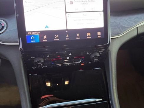 Used 2023 Jeep Grand Cherokee Limited RWD image 7