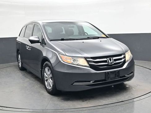 Used 2016 Honda Odyssey SE image 2