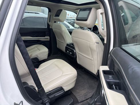 Used 2019 Ford Expedition Platinum image 7