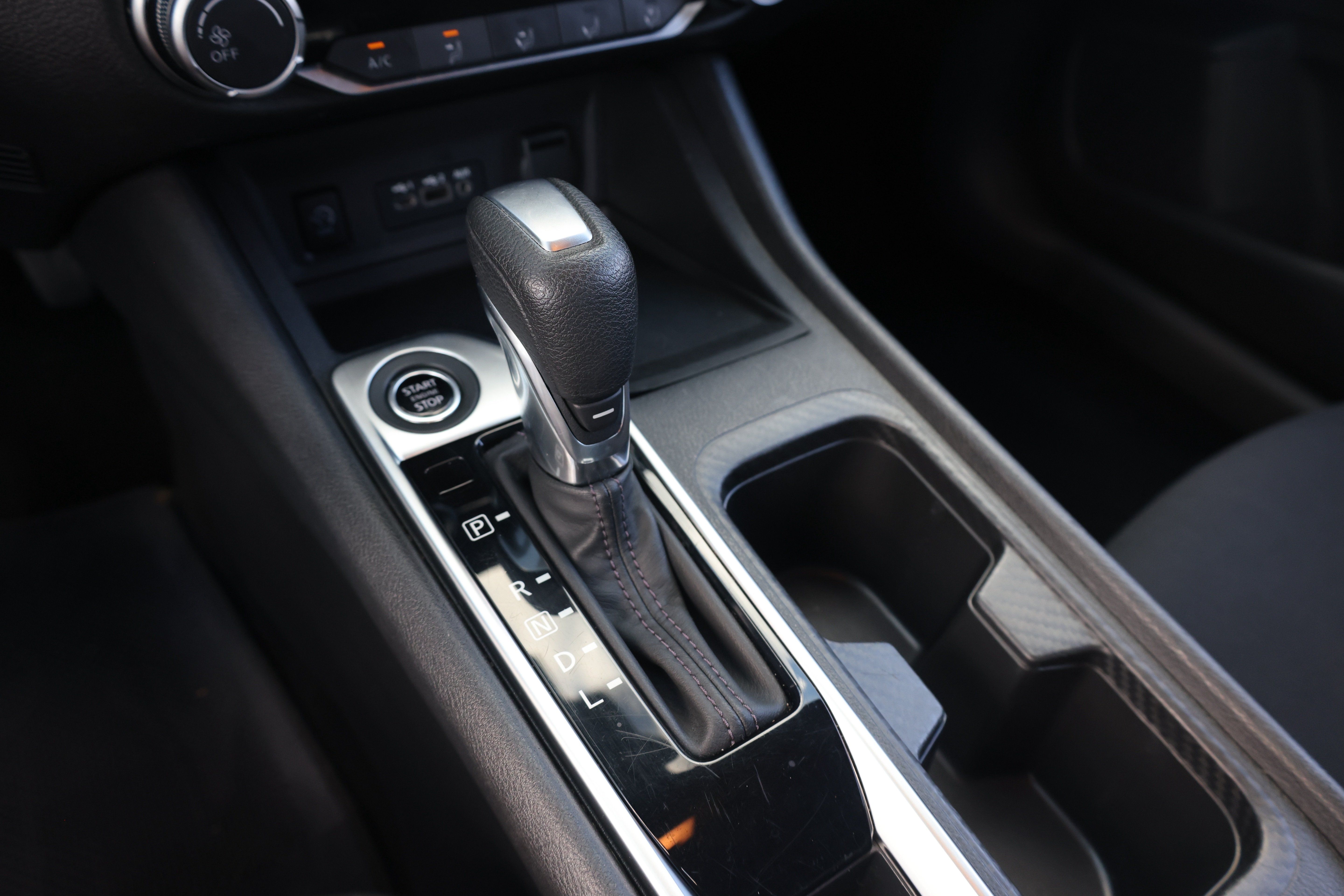 Used 2024 Nissan Sentra SV FWD image 9