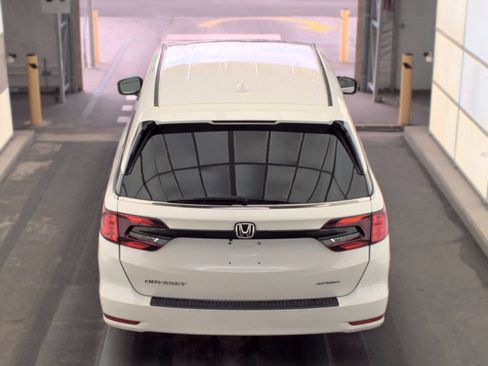 Used 2024 Honda Odyssey Sport image 6