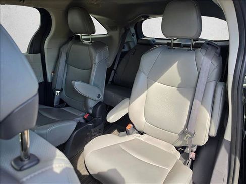 Used 2022 Toyota Sienna XLE w/ XLE Plus Package AWD/4WD image 16
