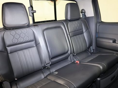 Used 2024 Nissan Frontier SL w/ Technology Package image 42