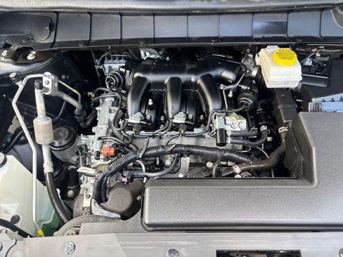 Used 2025 Nissan Pathfinder SV FWD image 34