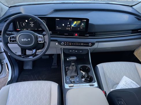 Used 2026 Kia Carnival SX image 15