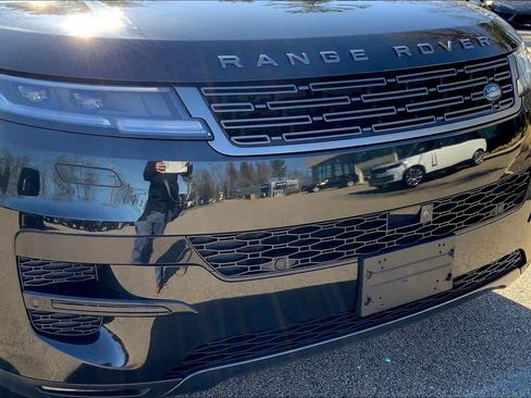 Used 2024 Land Rover Range Rover Sport SE image 29