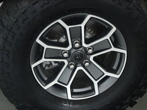 Used 2025 Jeep Gladiator Mojave image 12