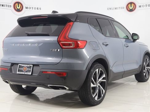 Used 2020 Volvo XC40 T5 R-Design image 3