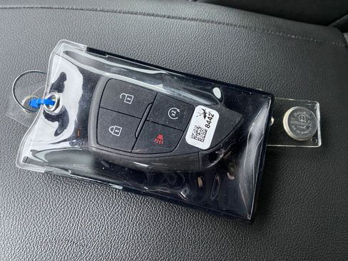 Used 2023 Chevrolet Colorado LT w/ LT Convenience Package III image 35