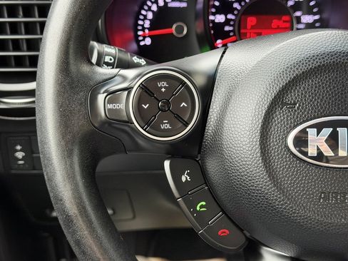 Used 2016 Kia Soul + image 20