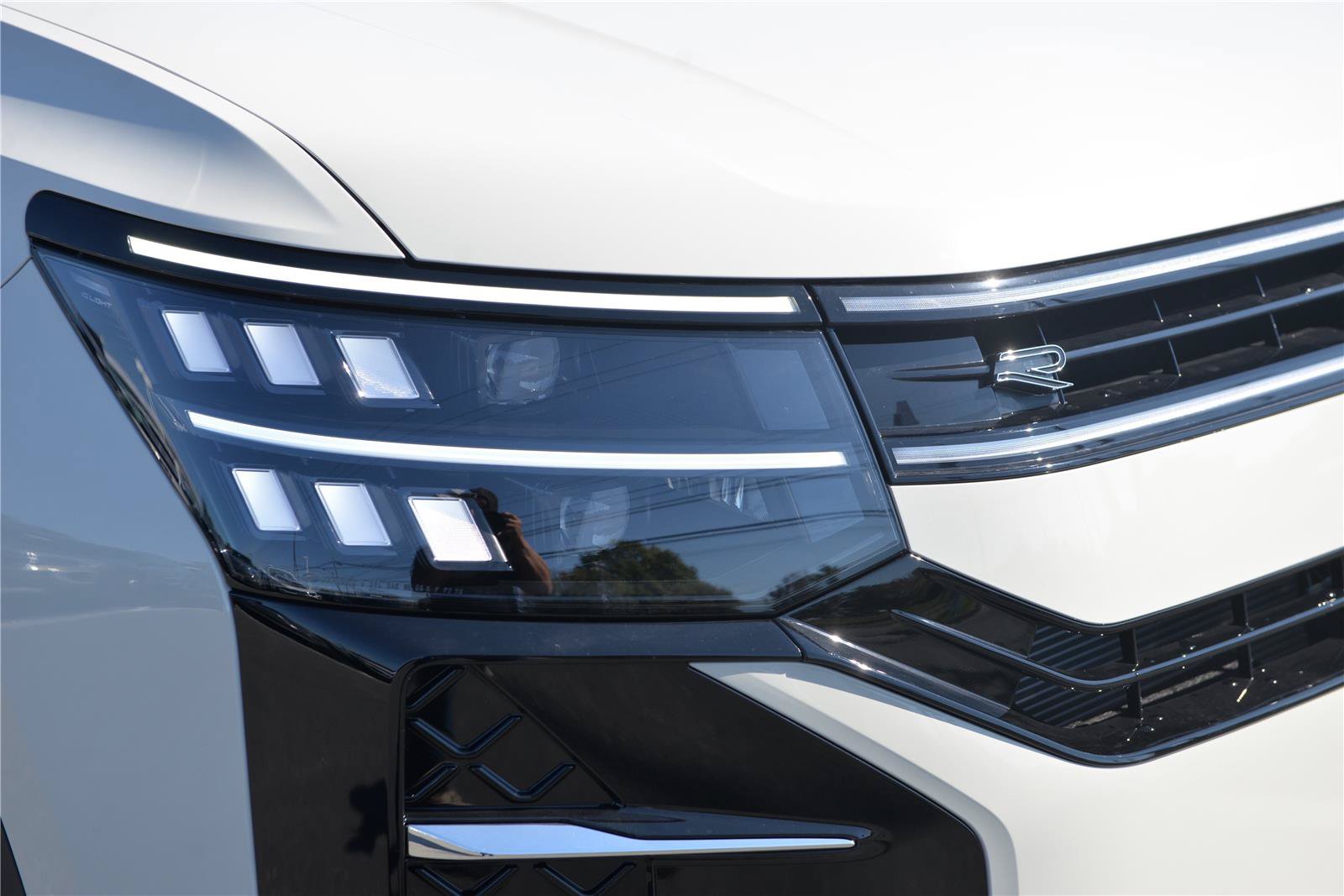 New 2027 Volkswagen Atlas SEL R-Line AWD/4WD image 10