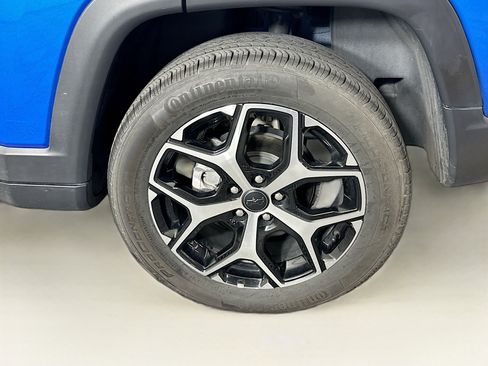 Used 2025 Jeep Compass Limited AWD/4WD image 11