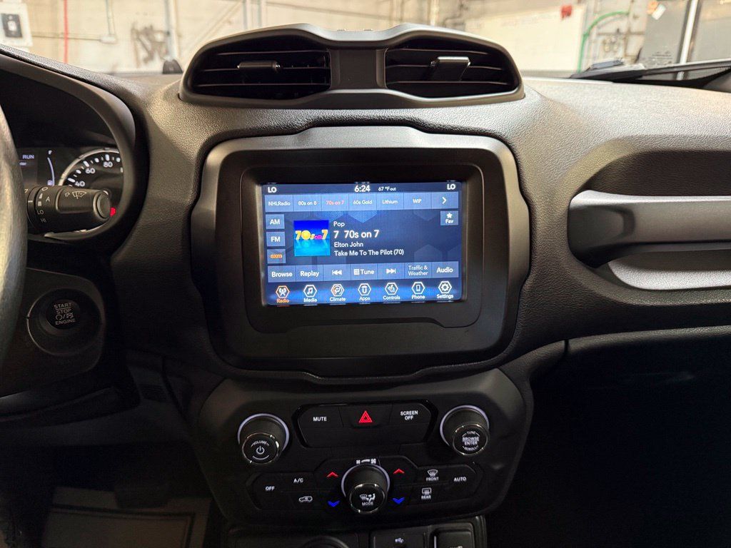 Used 2020 Jeep Renegade Latitude w/ Cold Weather Group AWD/4WD image 10