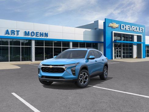 New 2026 Chevrolet Trax LT w/ Driver Confidence Package FWD image 8