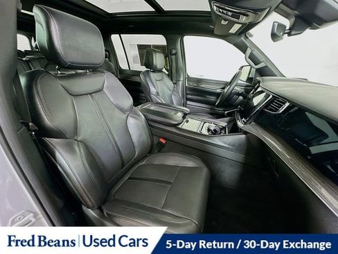 Used 2022 Jeep Wagoneer Series II w/ Premium Group I image 33
