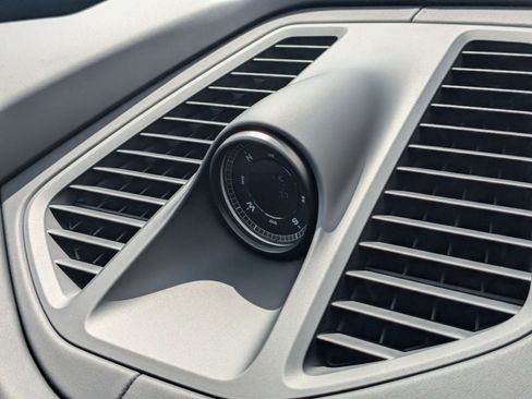 New 2025 Porsche Macan 4S Electric image 20