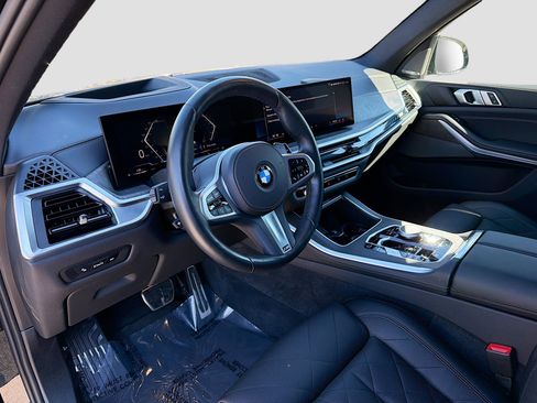 Used 2025 BMW X5 xDrive40i w/ M Sport Package image 26