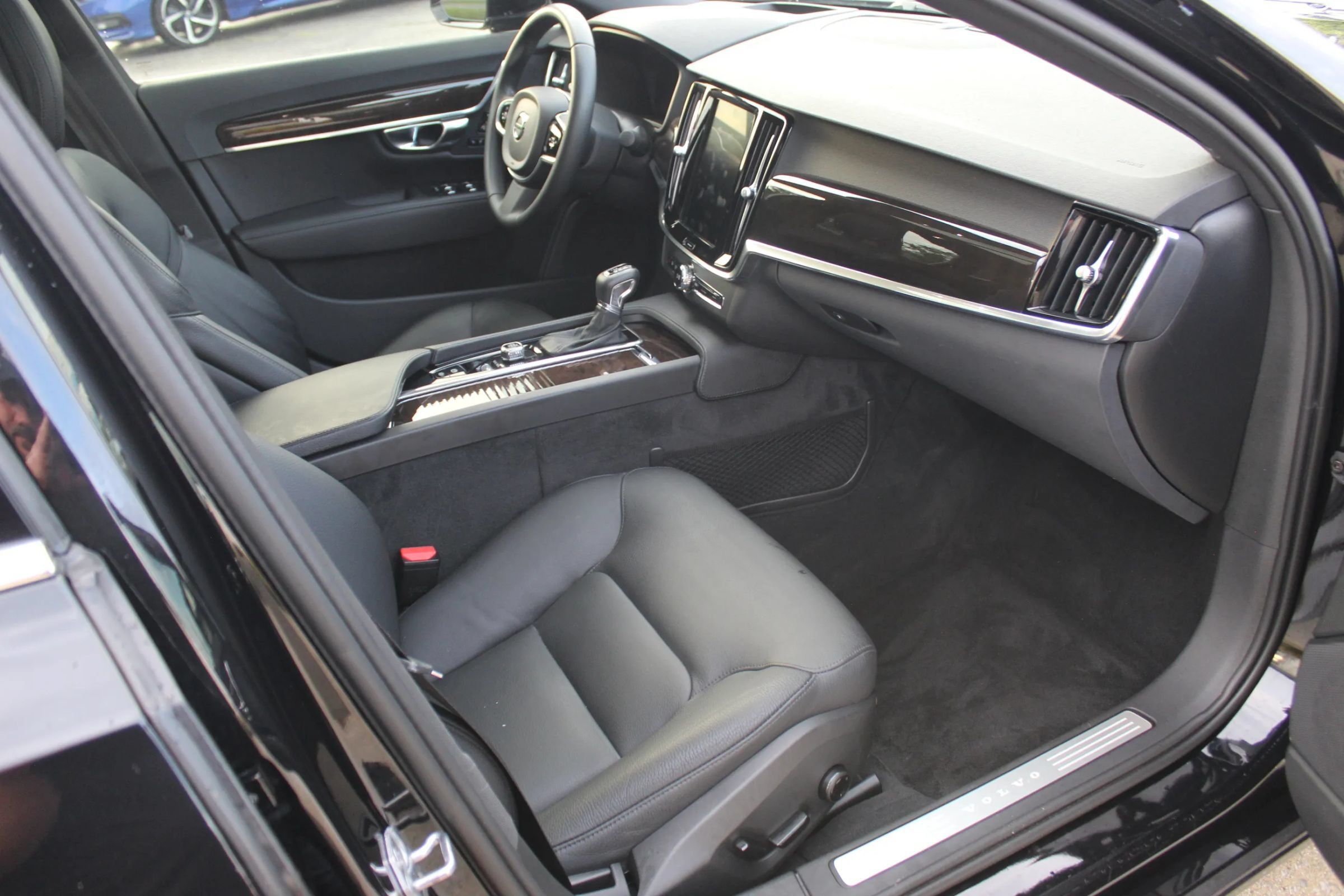 Used 2018 Volvo S90 T6 Momentum w/ Convenience Package AWD/4WD image 26