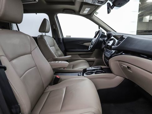 Used 2019 Honda Pilot Touring image 26
