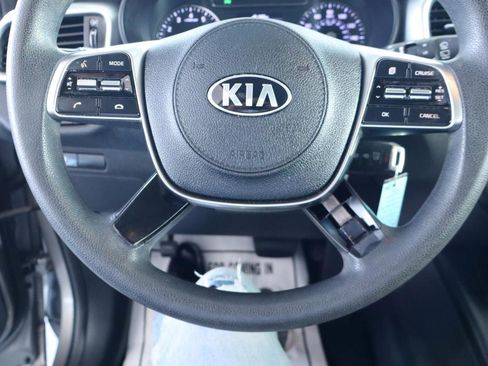 Used 2019 Kia Sorento FWD V6 image 21
