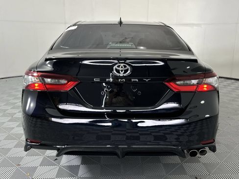 Used 2021 Toyota Camry SE FWD image 7