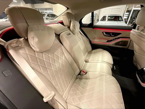 Certified 2025 Mercedes-Benz S 580e 4MATIC Sedan image 19