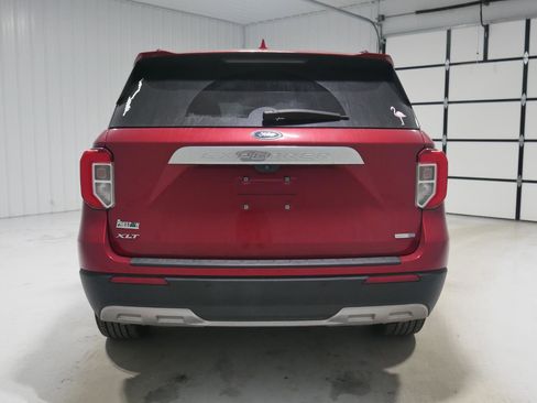 Used 2020 Ford Explorer XLT w/ Equipment Group 202A image 6