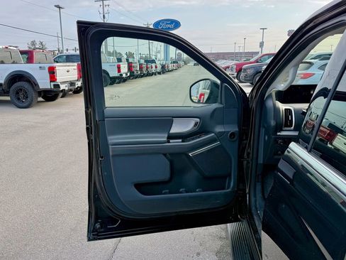 Used 2025 Ford Expedition Active image 14