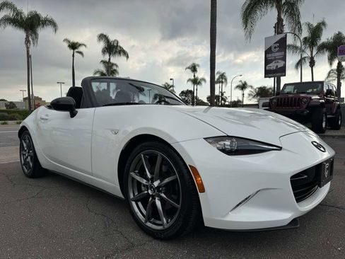 Used 2021 MAZDA MX-5 Miata Sport image 13