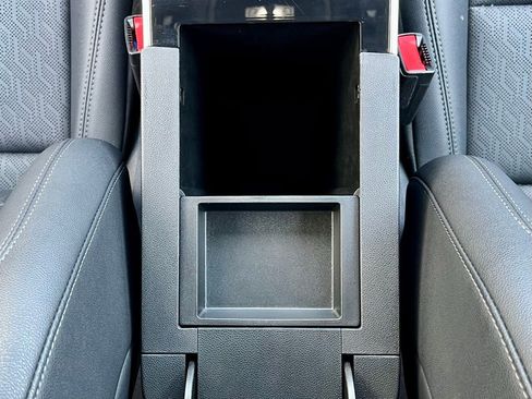 Used 2025 Chevrolet Equinox LT w/ Convenience Package II image 35