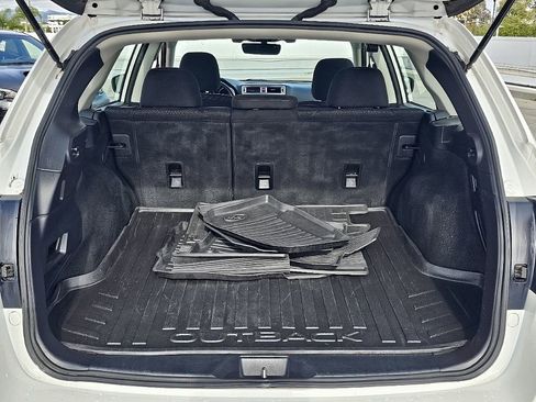 Used 2019 Subaru Outback 2.5i image 11
