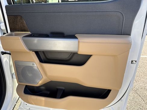 Used 2025 Ford F250 Lariat w/ Black Appearance Package image 18