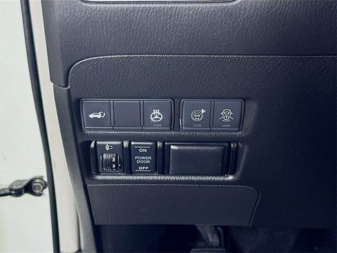 Used 2019 Nissan Armada Platinum w/ Captain's Chairs Package image 23