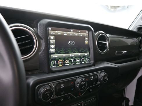 Used 2023 Jeep Gladiator Overland image 25