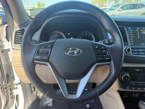 Used 2016 Hyundai Tucson Limited w/ Option Group 03 FWD image 13
