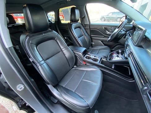 Used 2022 Lincoln Corsair AWD w/ Premium Package image 28