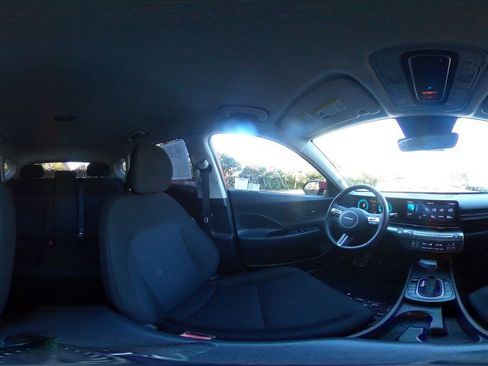 Used 2025 Hyundai Kona SEL image 42