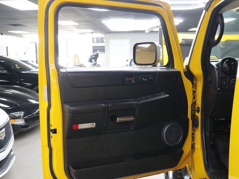 Used 2005 HUMMER H2 SUT w/ Preferred Equipment Group image 38