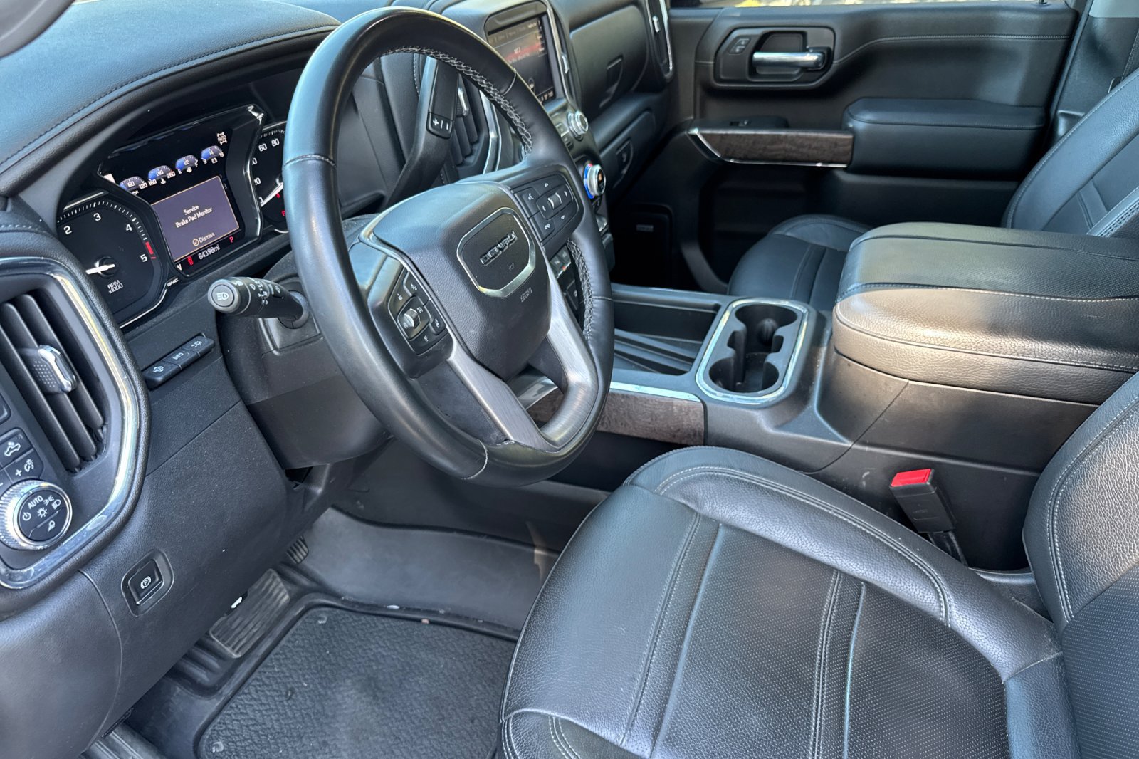 Used 2023 GMC Sierra 2500 Denali w/ Denali Black Diamond Edition AWD/4WD image 10