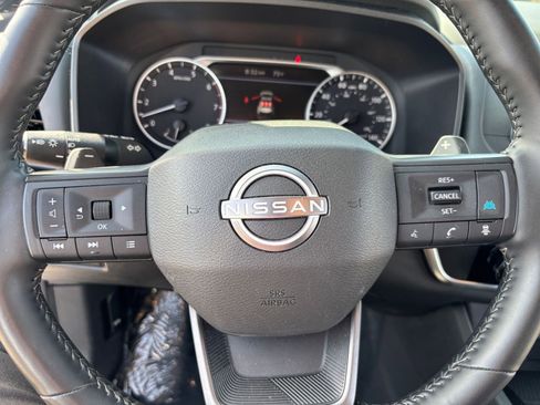 Used 2025 Nissan Rogue SV AWD/4WD image 30