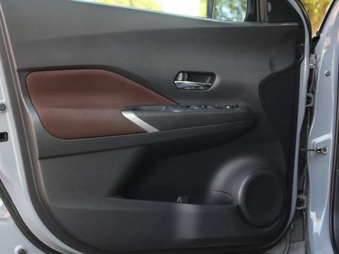 Used 2023 Nissan Kicks SR FWD image 10
